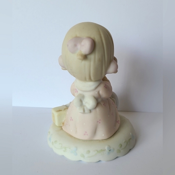 Vintage Precious Moments Growing in Grace Age 2 Collectible Porcelain Figurine - Picture 4 of 9